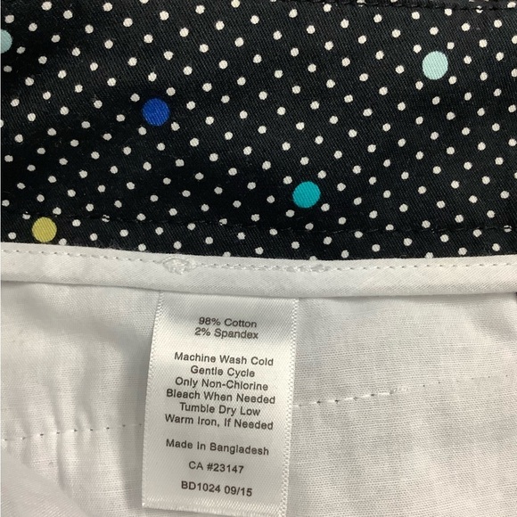 Women's Talbots 10 Medium Shorts Khakis Chino Bermuda Black Polkadot NWOT - Picture 5 of 5